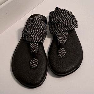 Sanuk yoga sandal